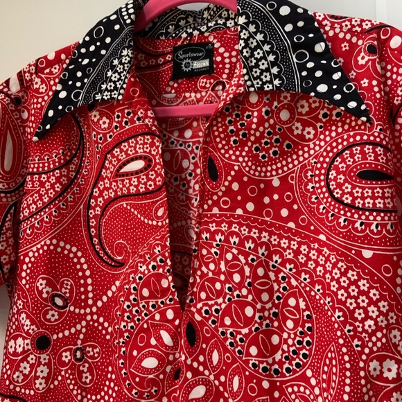 1970s Men’s/Women’s Bandana Print V-Neck Collared Shirt - Picture 6 of 7